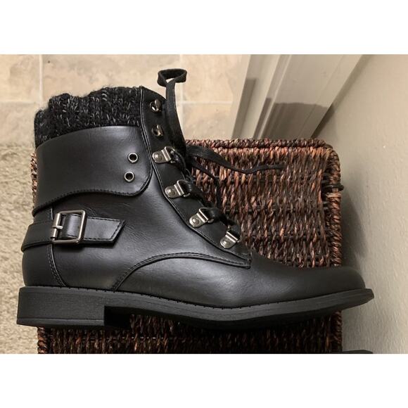 Shoe Dazzle Combat Boots Size 8.5 Black Brown Sock Sweater Tie Combat Lace Up - Picture 5 of 8